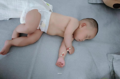 孝昌宝宝偏头怎么纠正